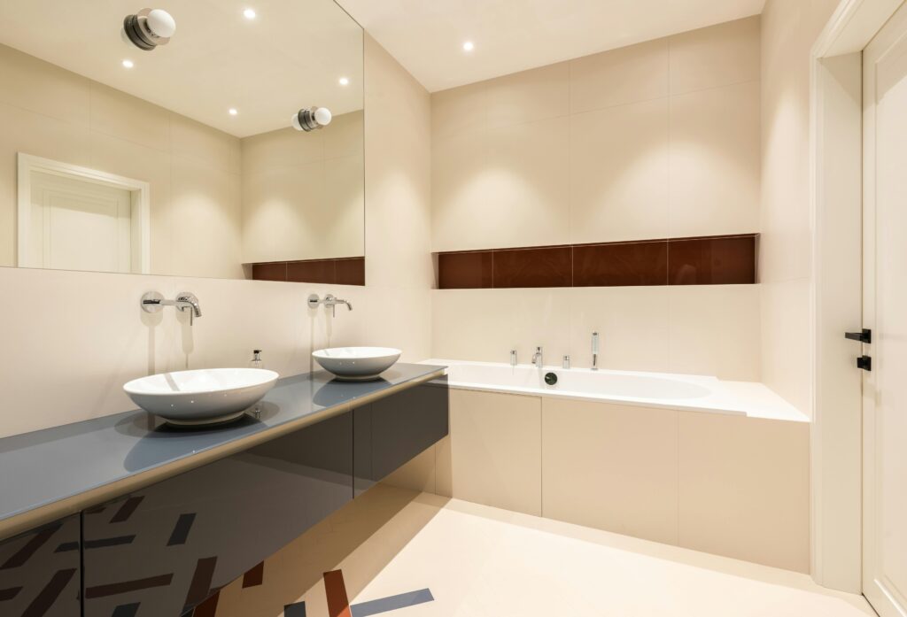 Transitional Style Quartz Bathroom